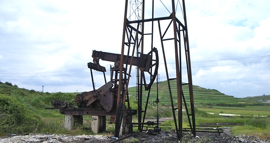 Αντλία πετρελαίου  στα περίχωρα της Kucova.