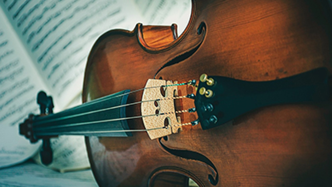 paizontas-me-tis-xordes-400