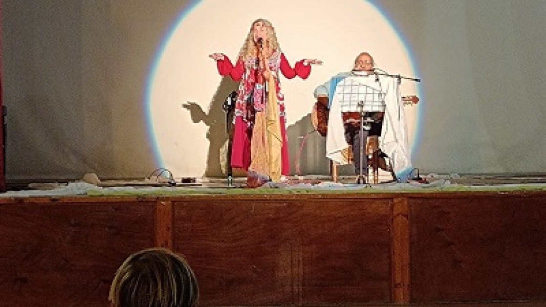 mousiko-taksidi-400