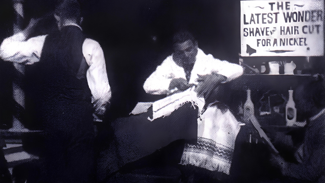 gia-ena-kokkino-poukamiso-1120