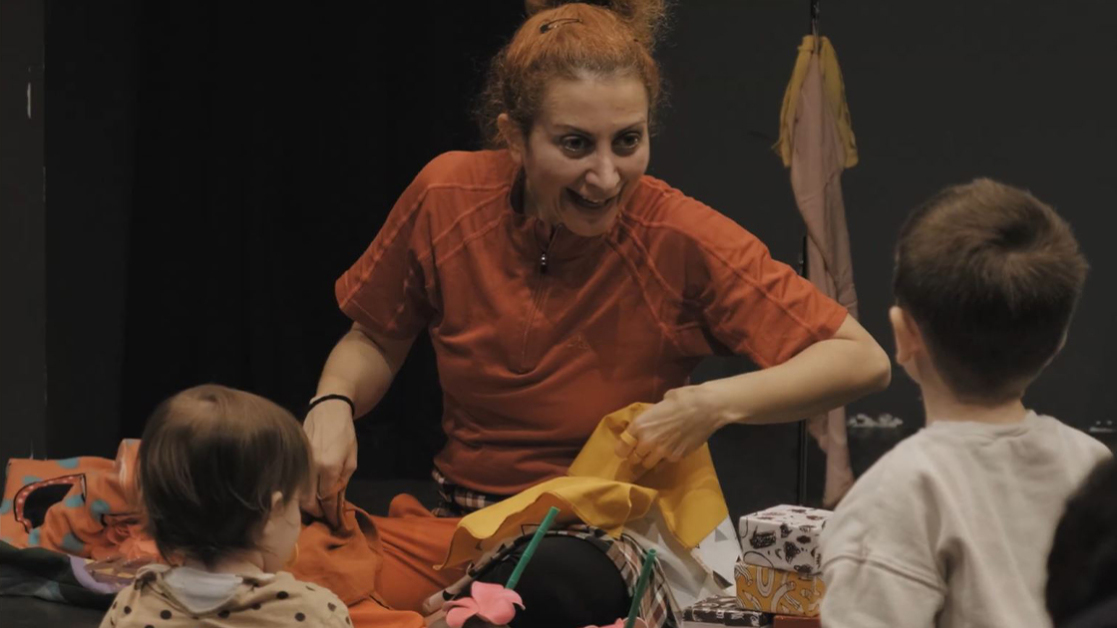 theatrikes-parastaseis-agapi-einai-1120