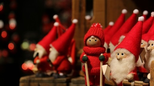 xristougenniatiko-ergastiri-xatzimallis-400