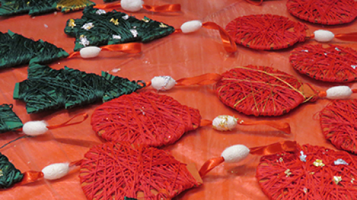 christmas-decoration-exchange-400