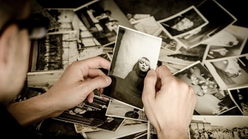 to-koukouli-tis-mnimis-400