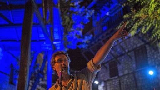 to-gelio-tis-mikrasias-400