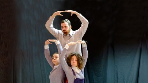 dont-eat-what-they-serve-you-400