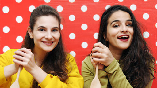 dyo-asteria-agkalia2-500