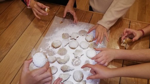 ta-poio-glika-christougenna-400