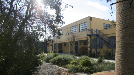 ekpaideytiko-i-auli-mas-stoiheia-arhitektonikis-aithriou-horou