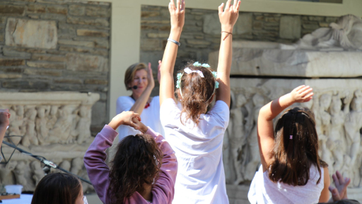 parastasi-afigisis-dxolikon-omadon-1120