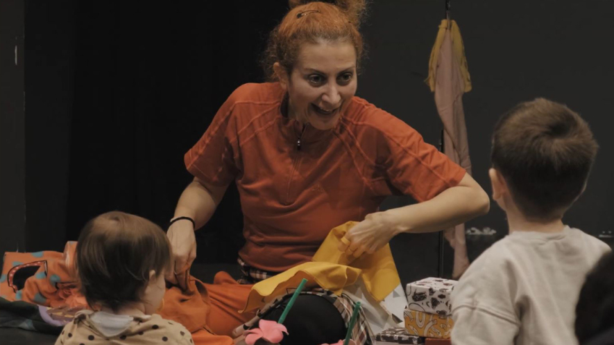 theatrikes-parastaseis-agapi-einai-1120